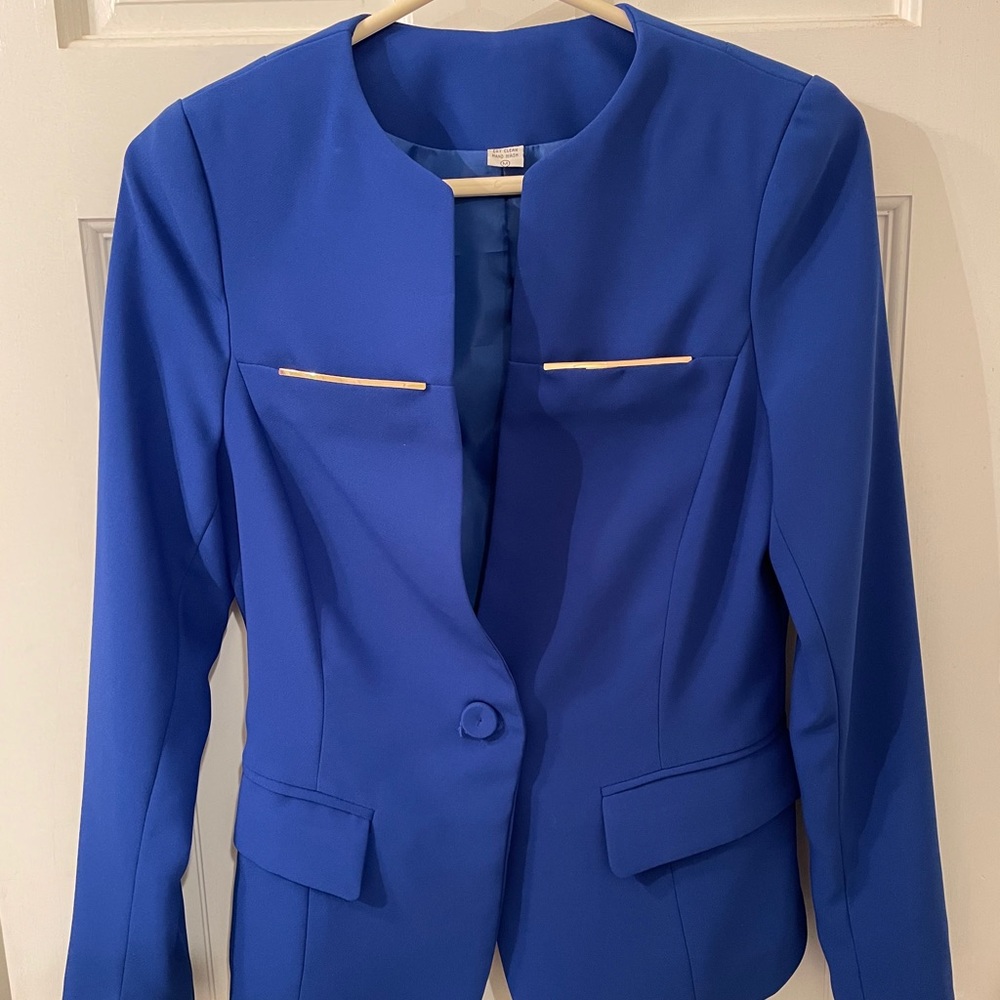 PRETTY NEW! Blue blazer with silver metal design